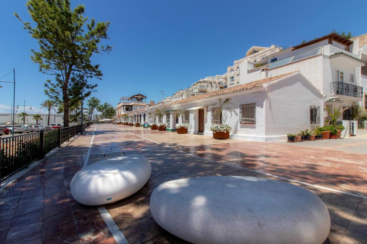 Room In Guest Room - Private Room In The Fishing Port Of Marbella Ngoại thất bức ảnh